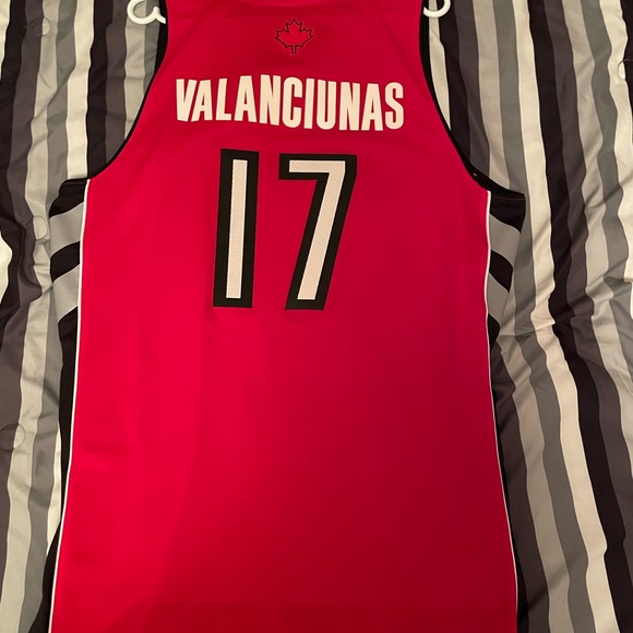 Jonas Valanciunas Jersey - Picture 2 of 3